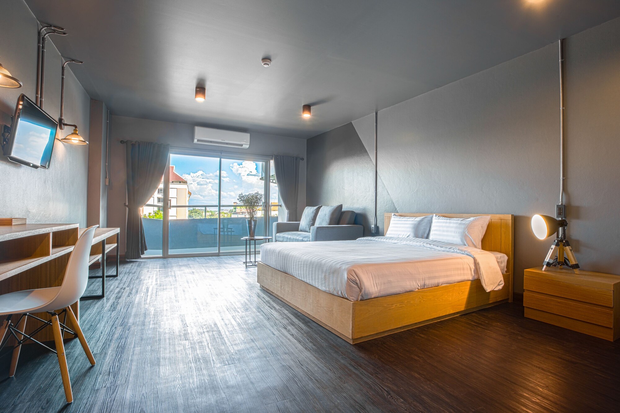 PREMIER, KING BED