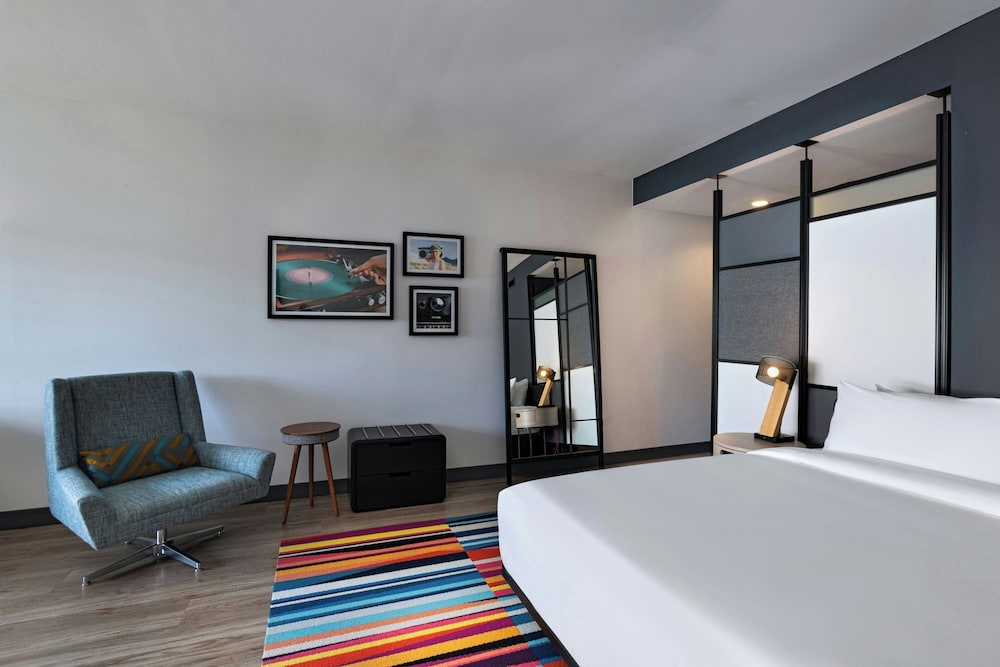 Aloft Austin Southwest 8/32