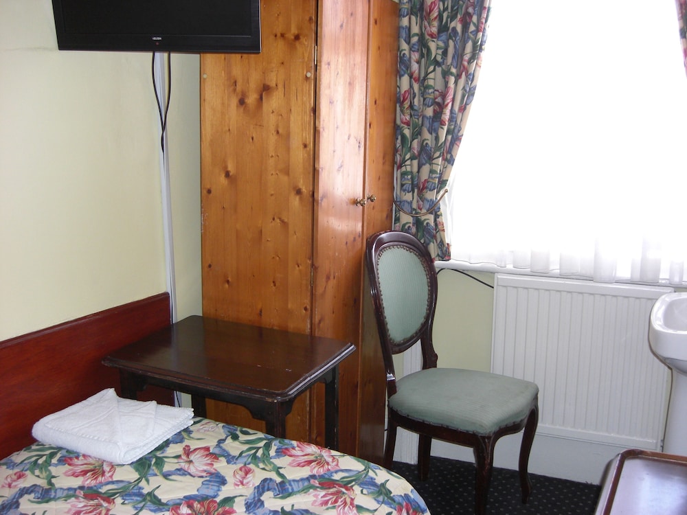 Albany Hotel 47/63