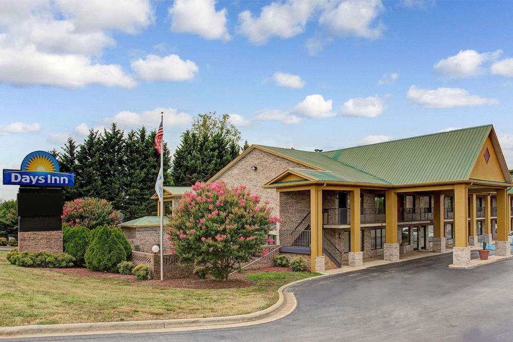 Days Inn By Wyndham Conover-Hickory 1/33