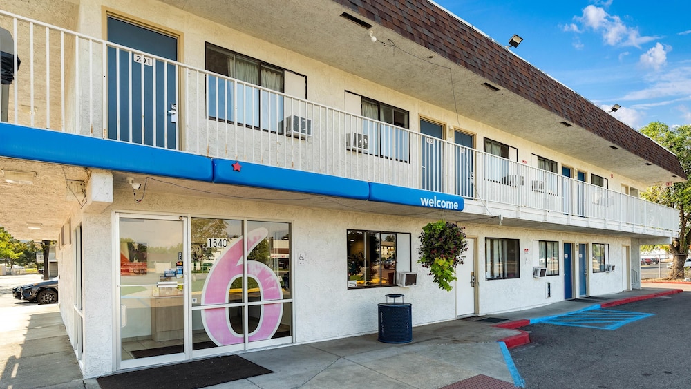 Motel6 Kalispell, MT 57/67