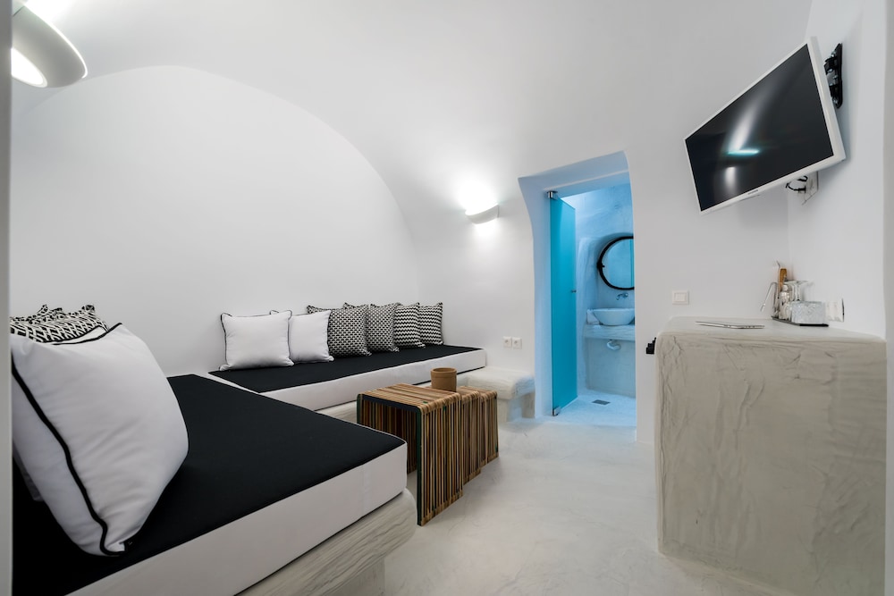 MODERNITY SUITES 9/65