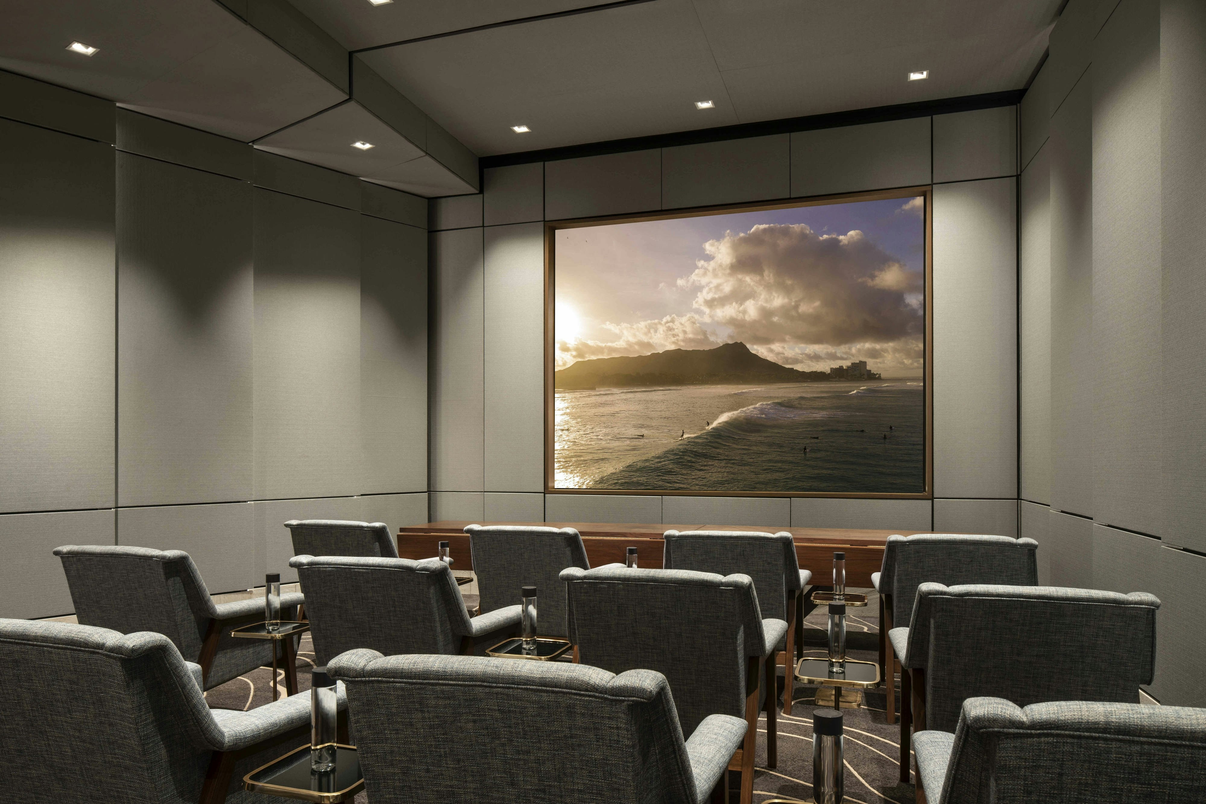 THE RITZ-CARLTON RESIDENCES WAIKIKI BEACH 35/37