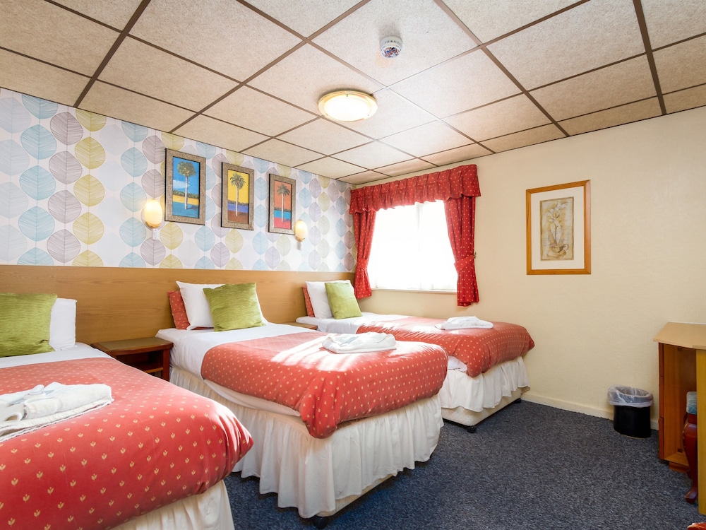 The Oak Lea Hotel 8/40