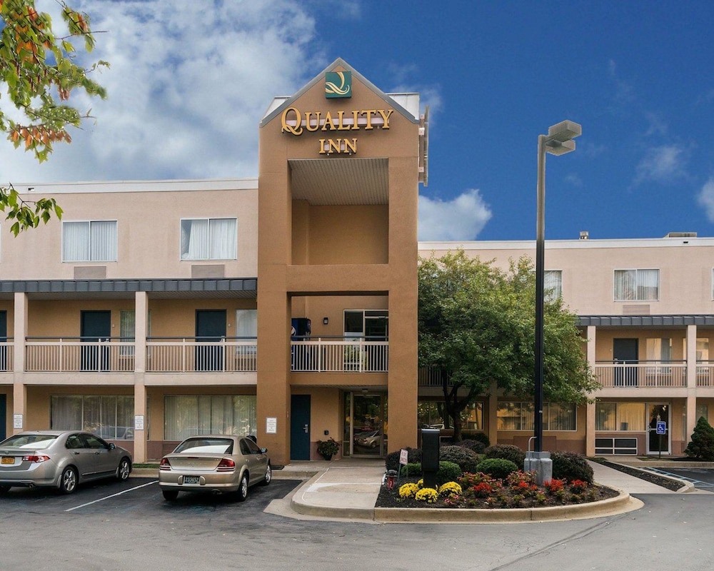 Quality Inn Newark 1/36