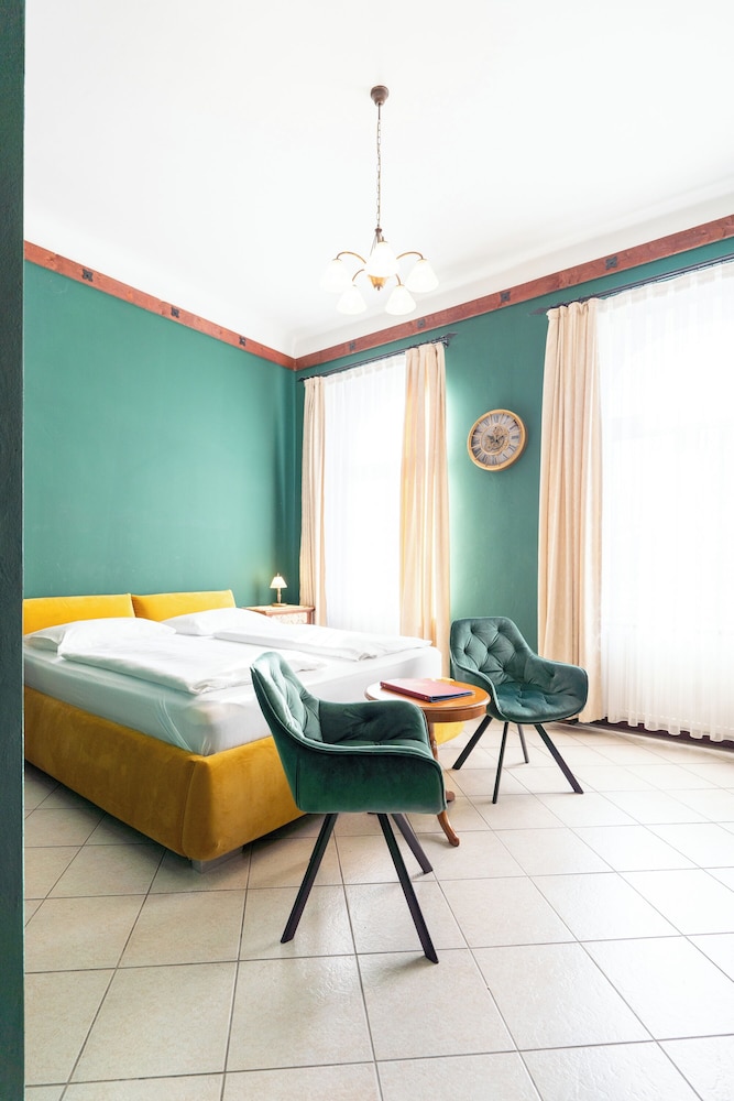 Hotel Urania 19/78