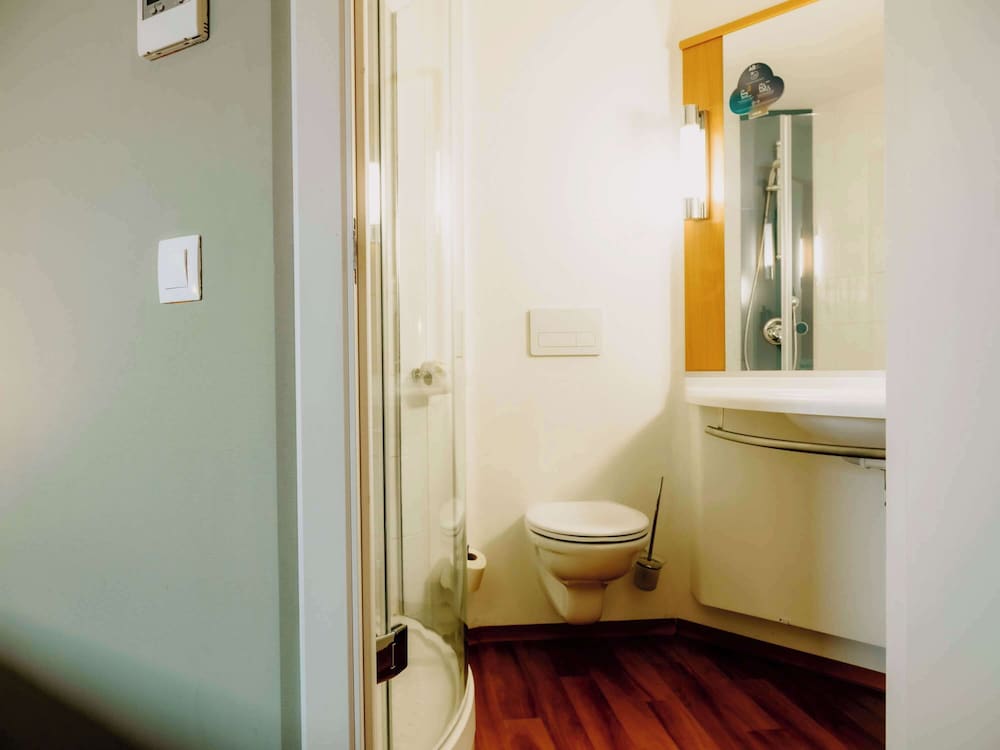 Ibis Sofia Airport Hotel 58/60
