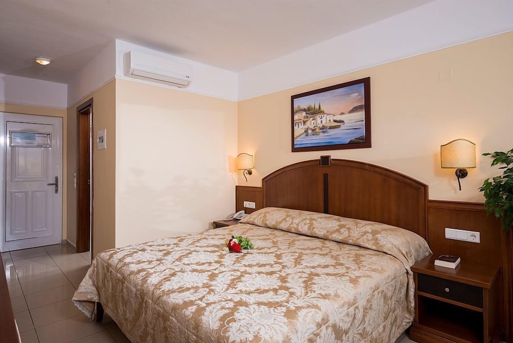 Vantaris Luxury Beach Resort 15/42
