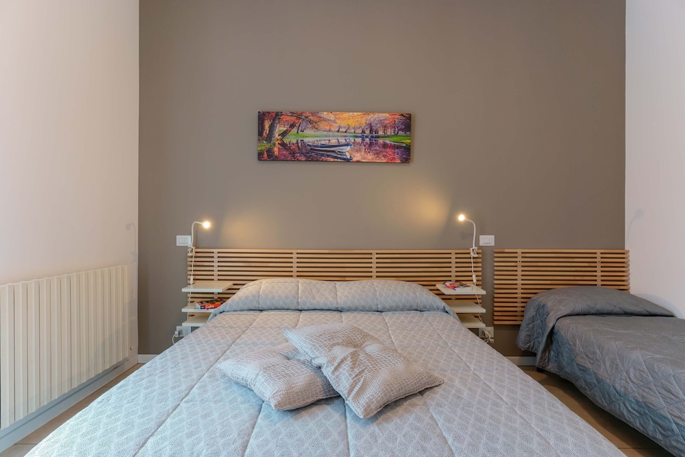 ROOM, TRIPLE