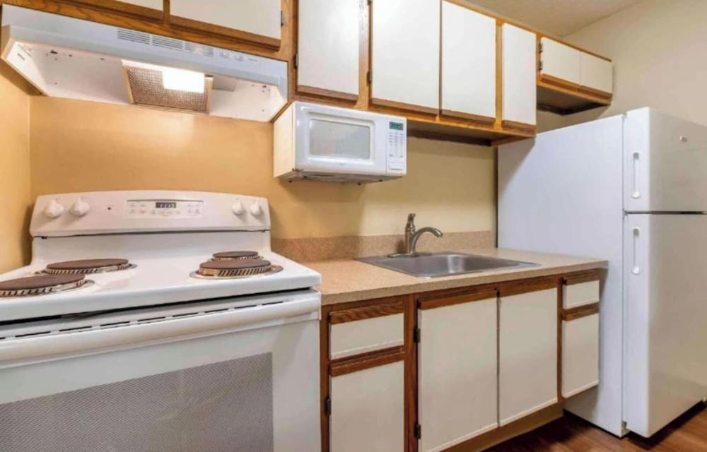 Studio6 Suites Greenville, SC - Haywood Mall 43/45