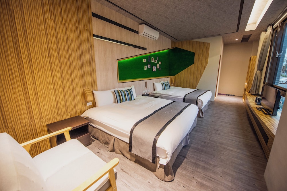 Ruo Shui Hotspring Hotel 28/62