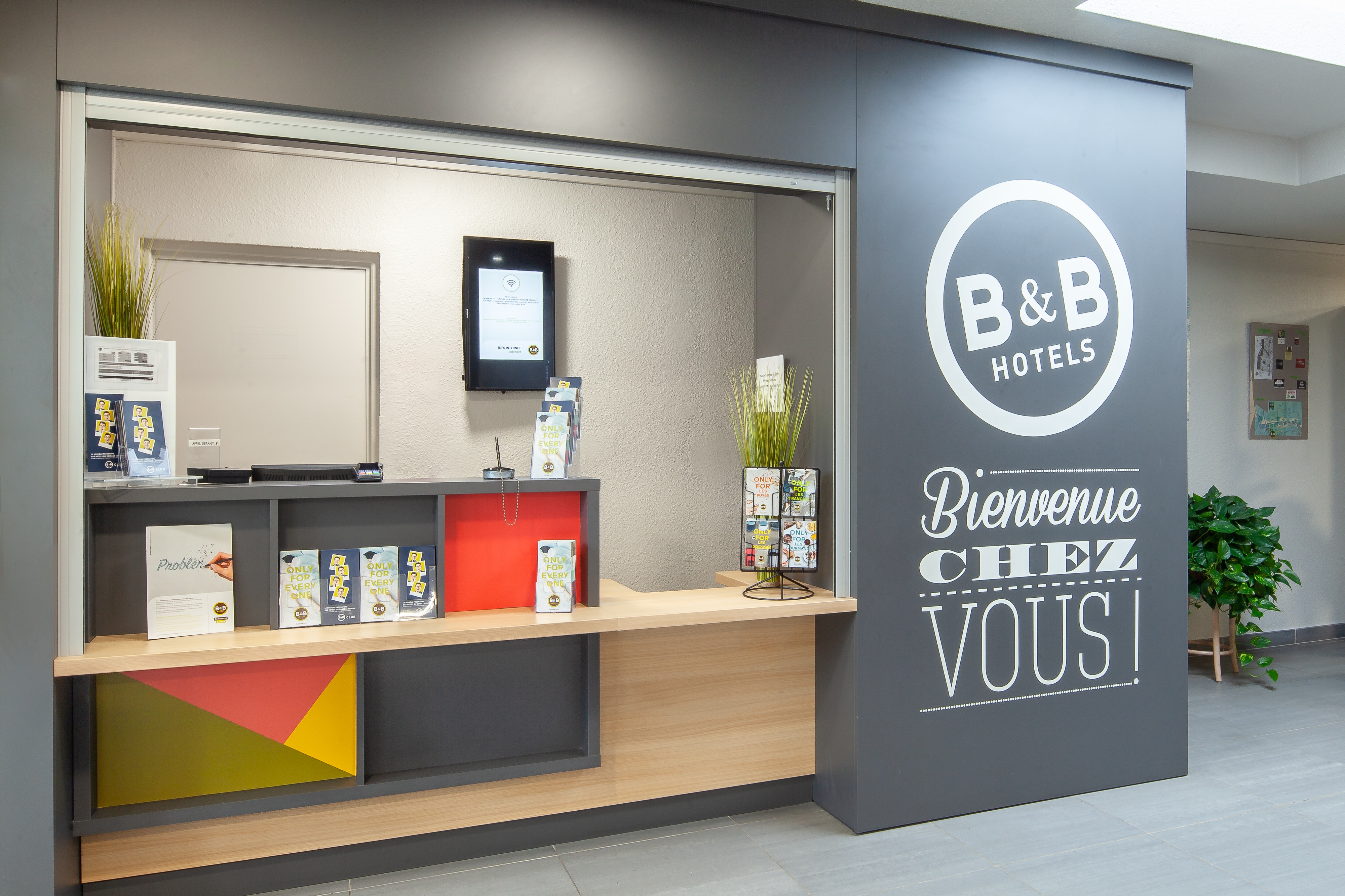 Lobby at B&B Hotel Saint Michel Sur Orge, BRETIGNY-SUR-ORGE