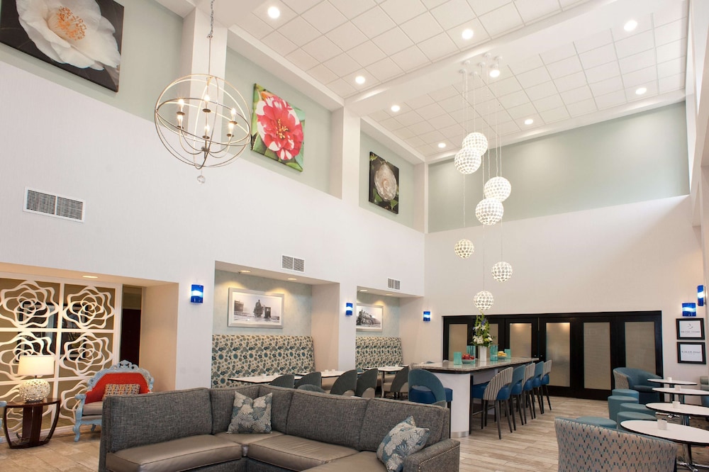 Hampton Inn & Suites McComb 35/49