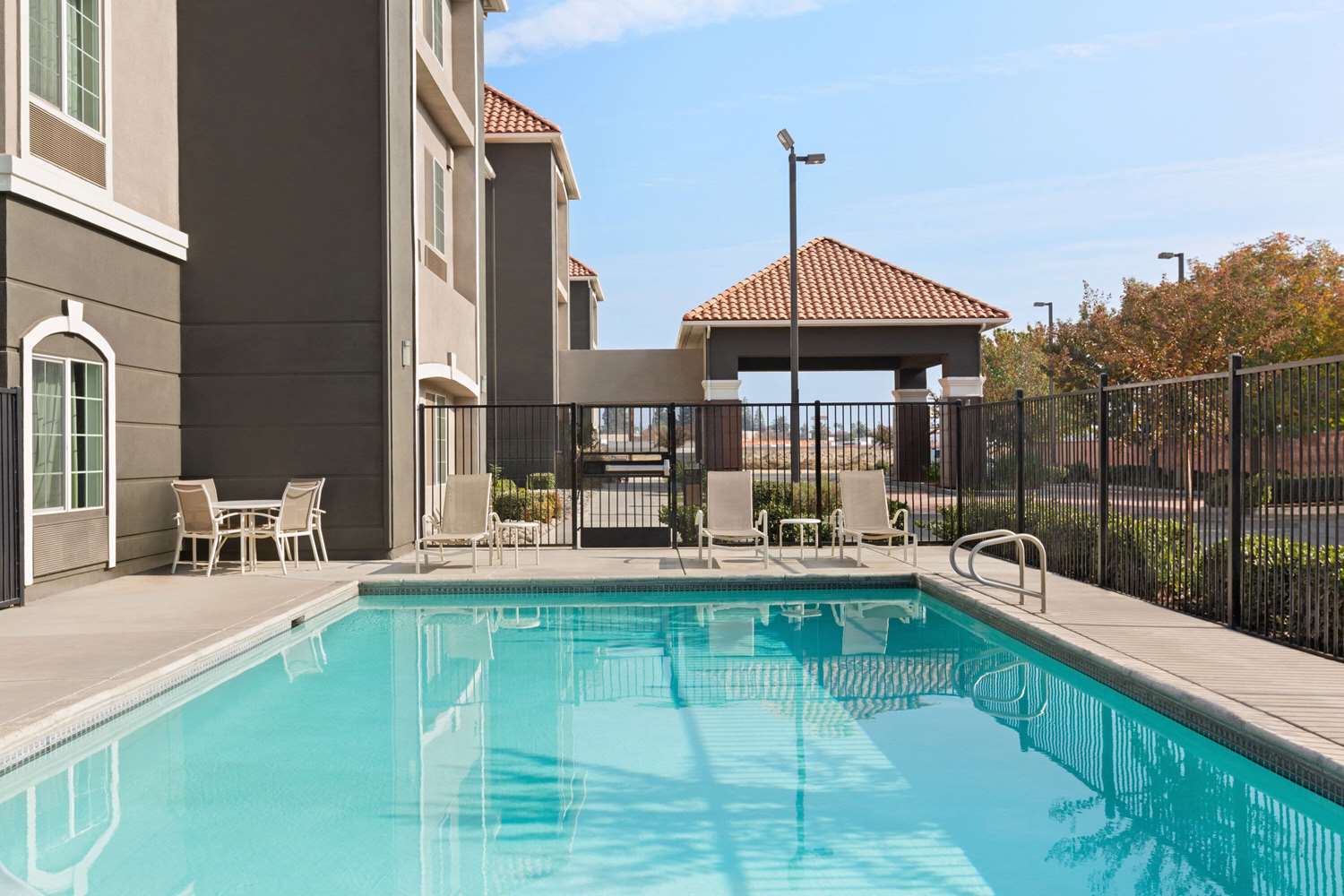 La Quinta Inn & Suites by Wyndham Fresno Northwest 24/44