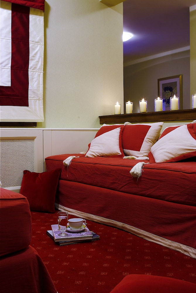Country Club Hotel & Suites 14/75