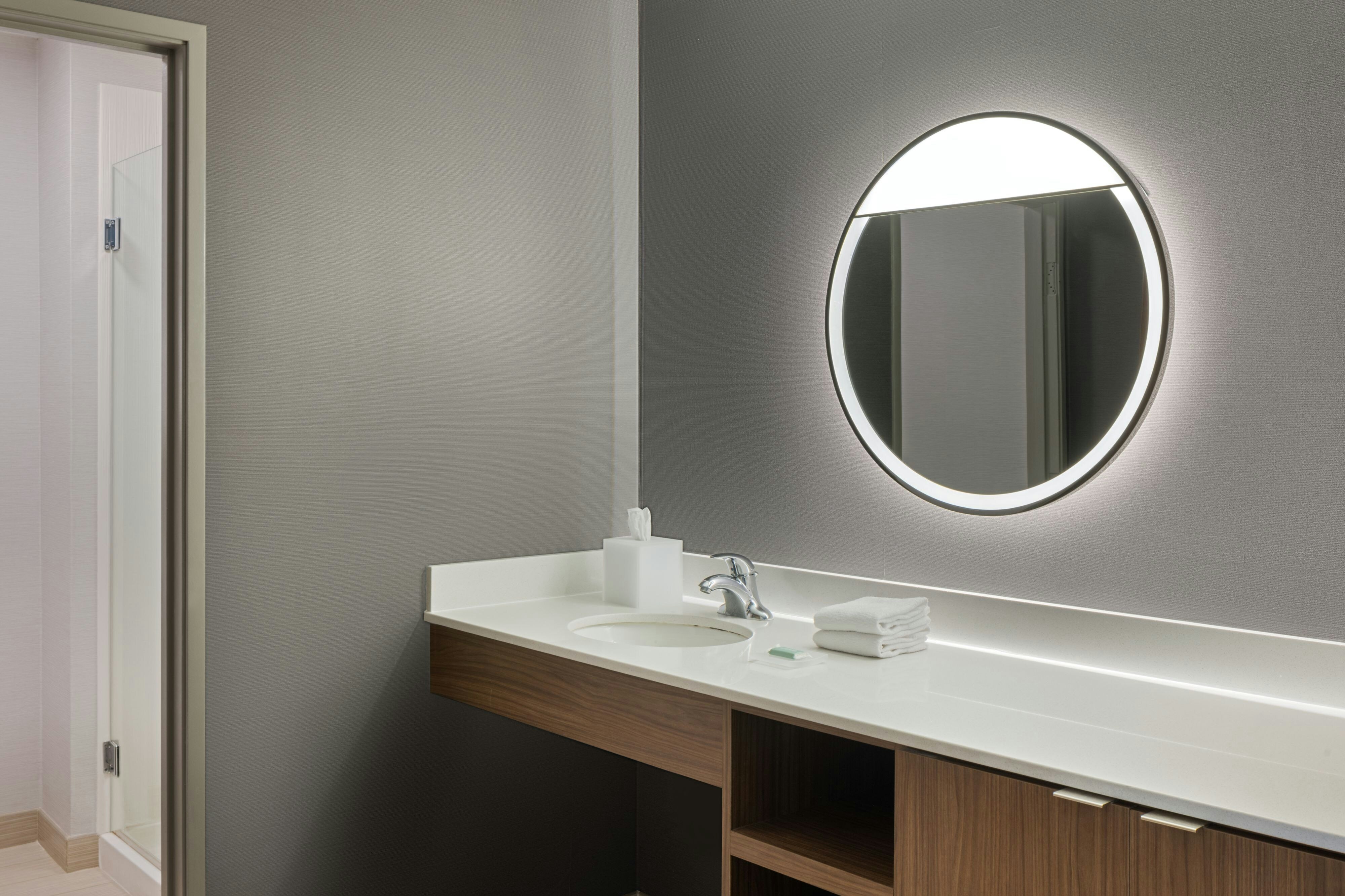 Courtyard By Marriott Traverse City 45/47