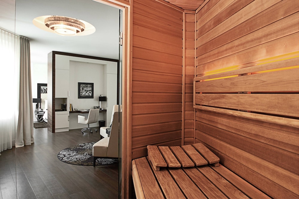 Roomers Berlin, Autograph Collection 28/42
