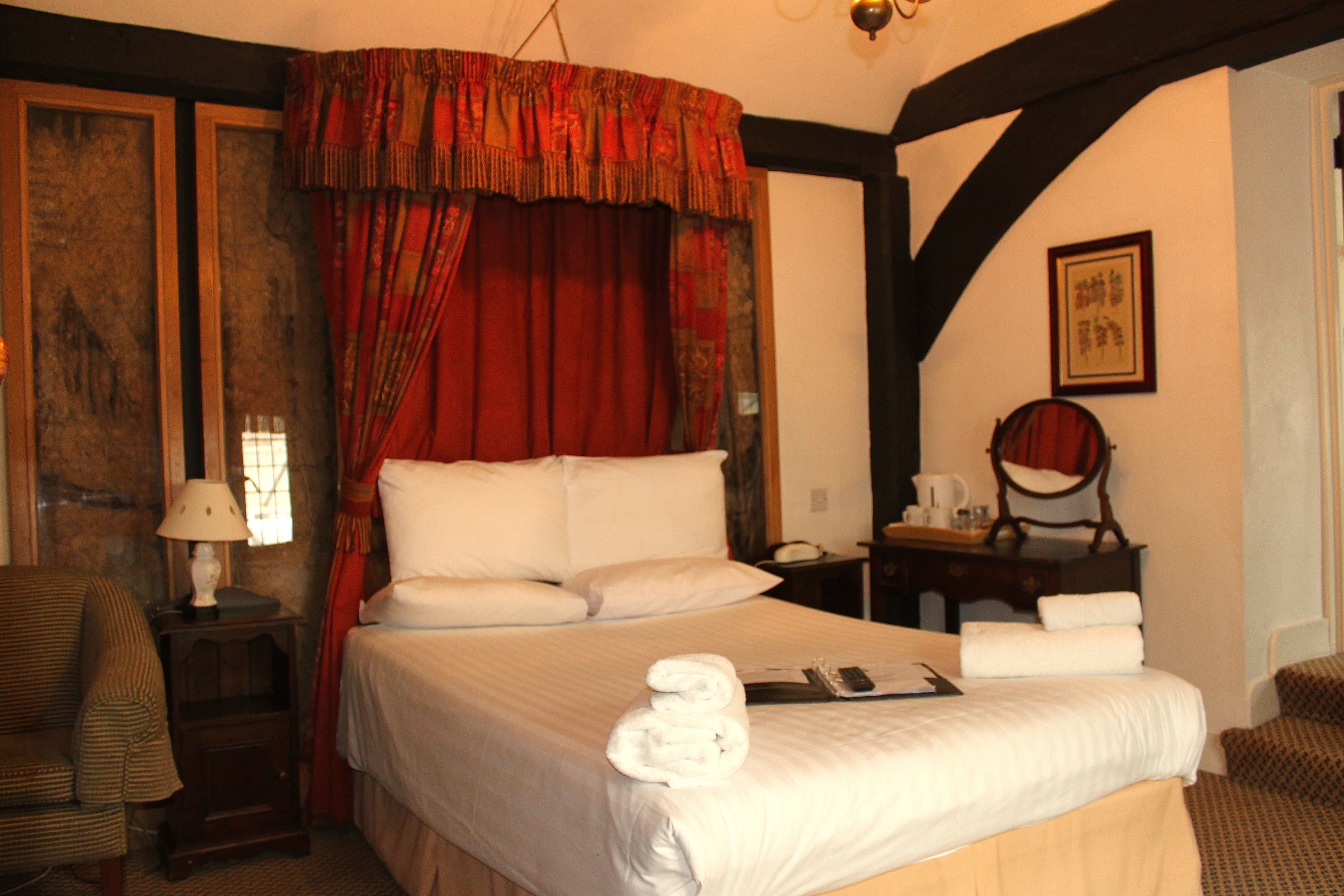 Brook Red Lion Hotel 12/49