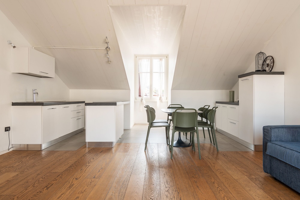 Easyhomes - Brera Luxury Suites 21/42