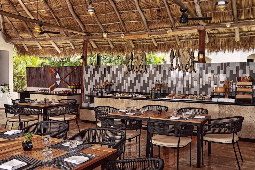 Family Selection At Grand Palladium Vallarta Resort Spa All Inclusive 32/50