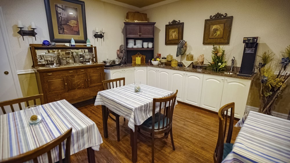 Hearthstone Inn Halifax Dartmouth 31/50