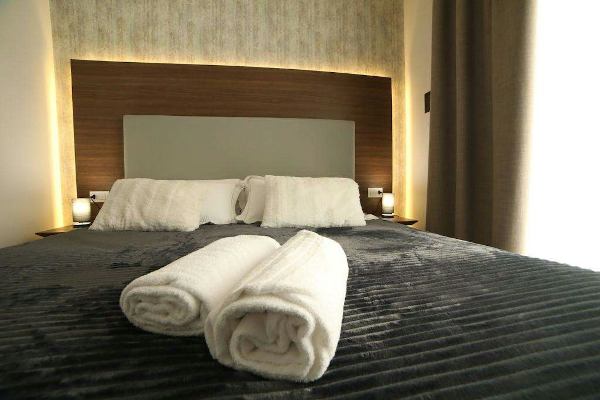 8 Room Hotel 36/80