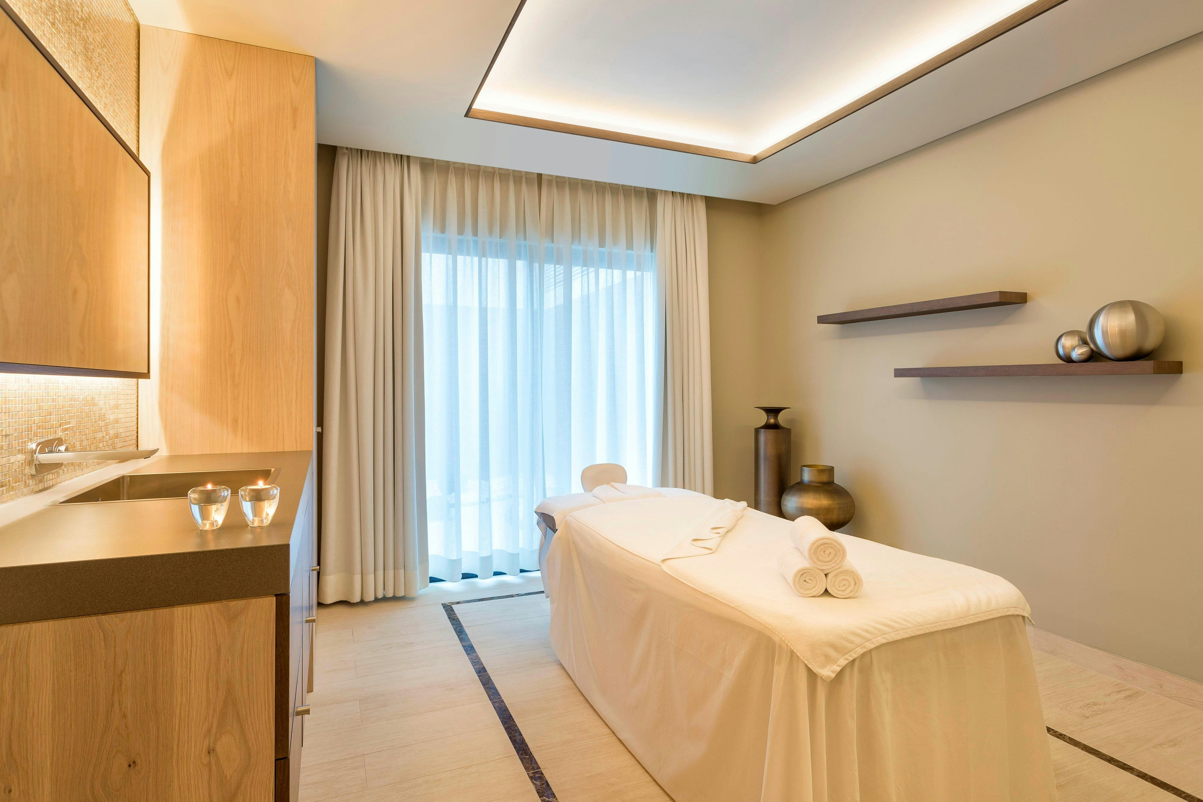 Pine Cliffs Ocean Suites, a Luxury Collection Resort & Spa 50/50