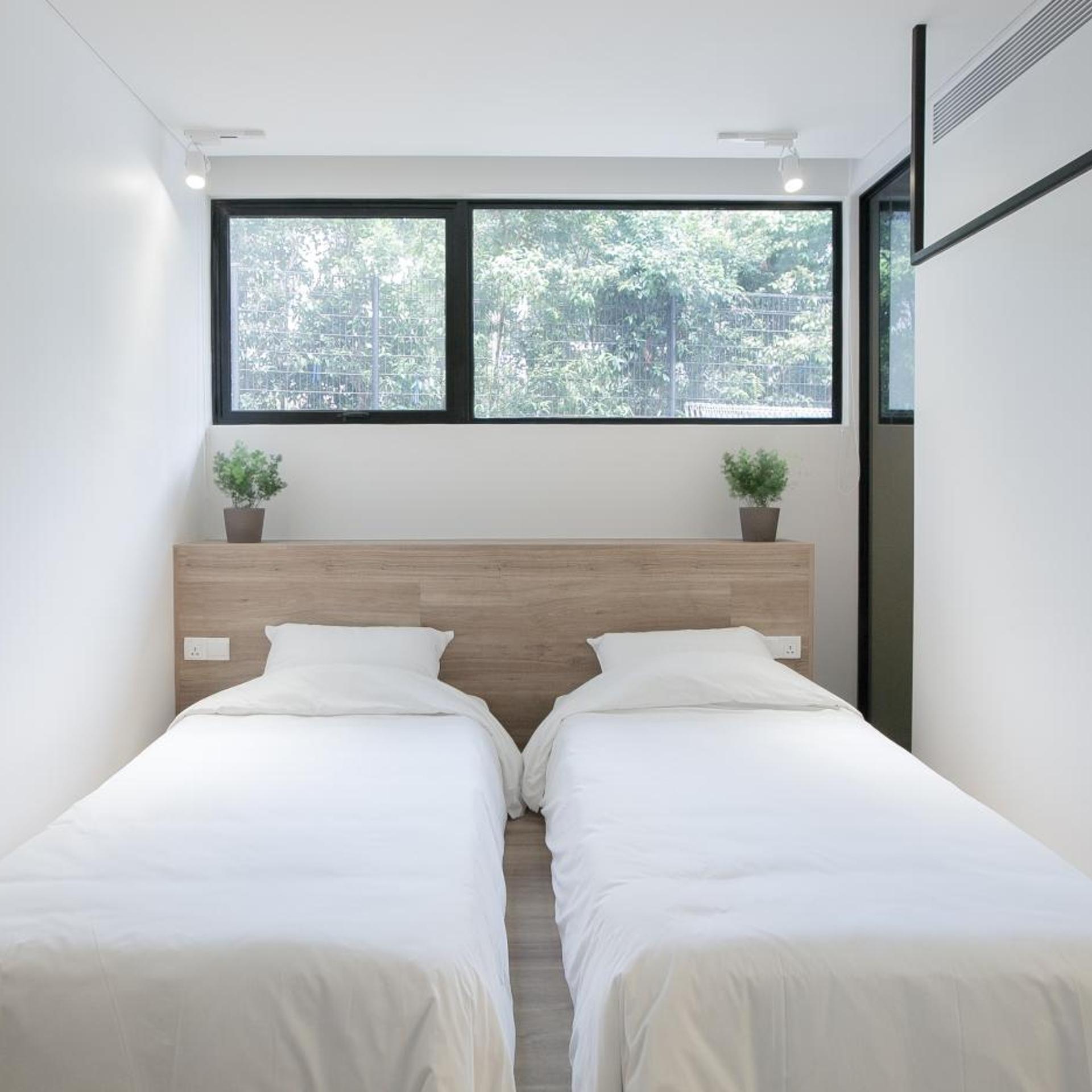 Standard, Double or Twin Bed