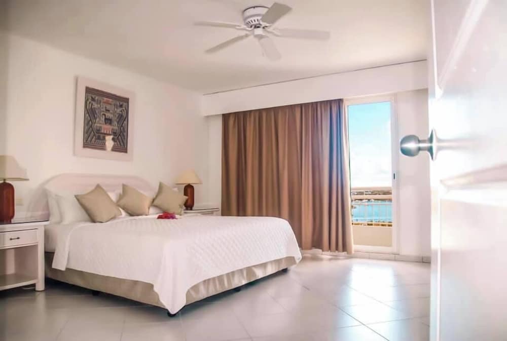 Sapphire Beach Club and Resort 7/50