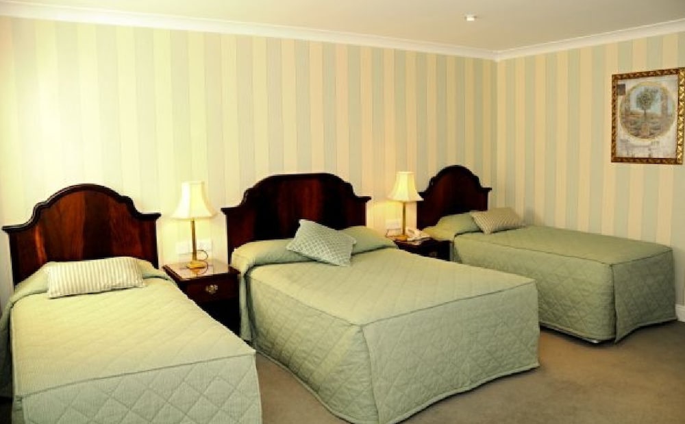 Granville Hotel Waterford 15/69