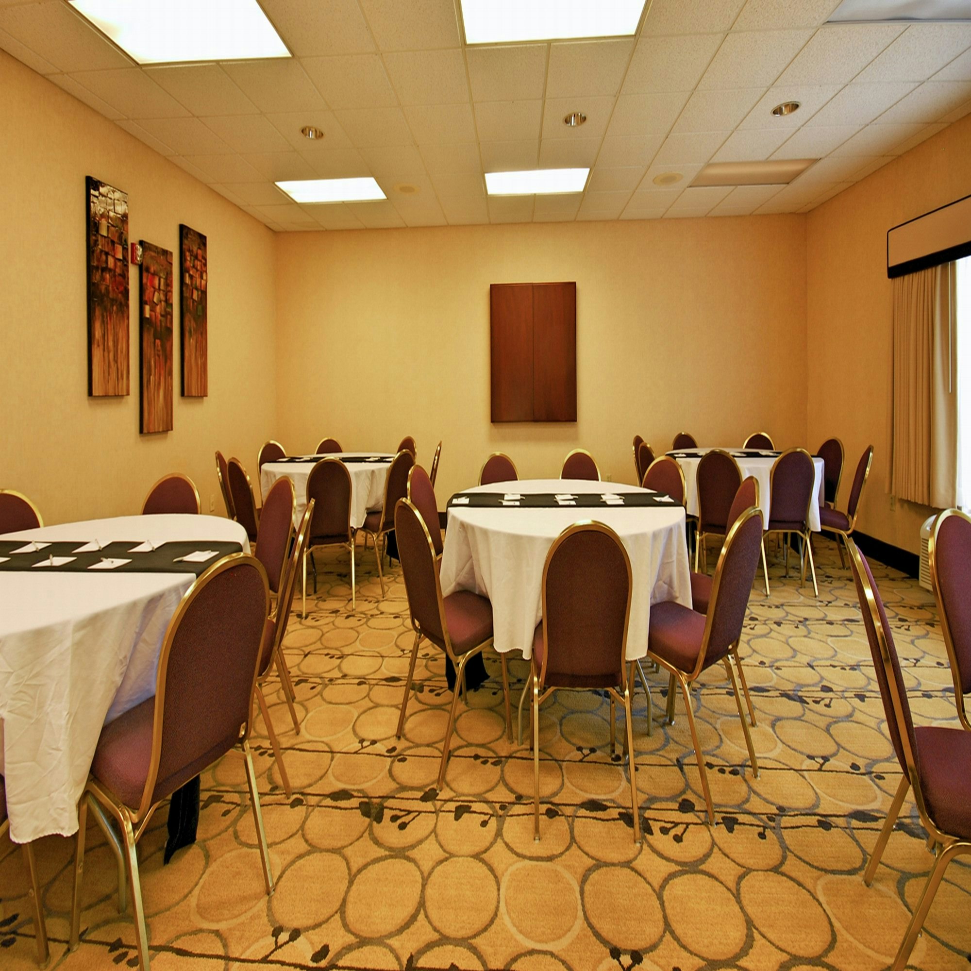 Hampton Inn Clinton, NJ 46/56