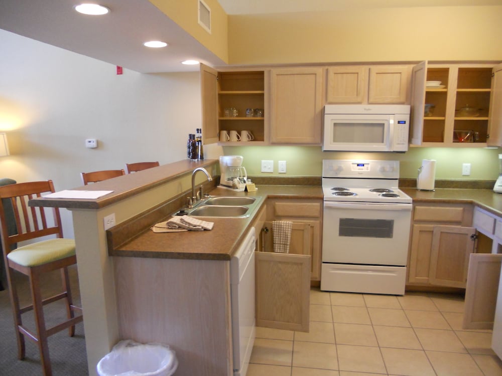 Capital Resorts Carriage Place 62/77