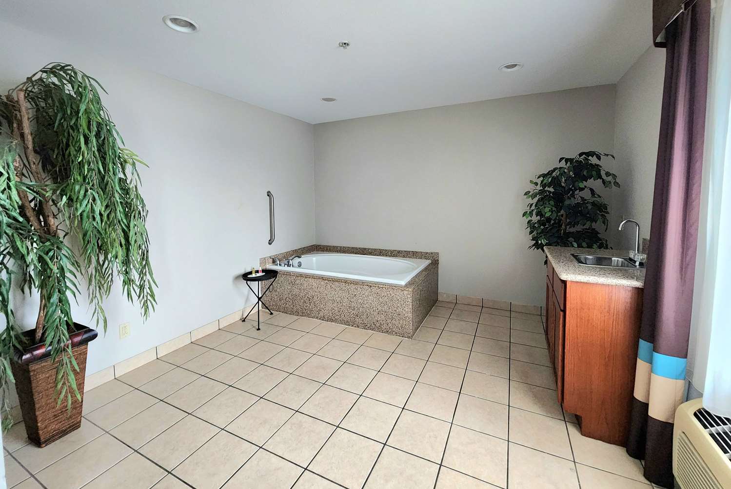 Days Inn & Suites By Wyndham Thibodaux 51/68