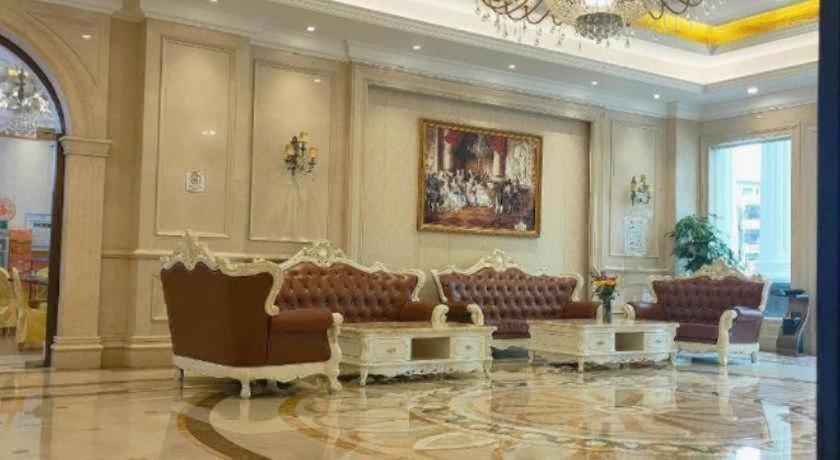 Vienna Hotel (Huizhou Qiuchang Yingbin Road) 38/57