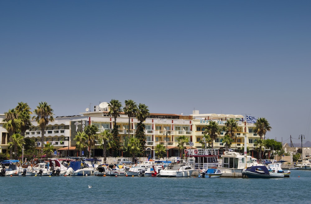 Kosta Palace City Hotel 153/157