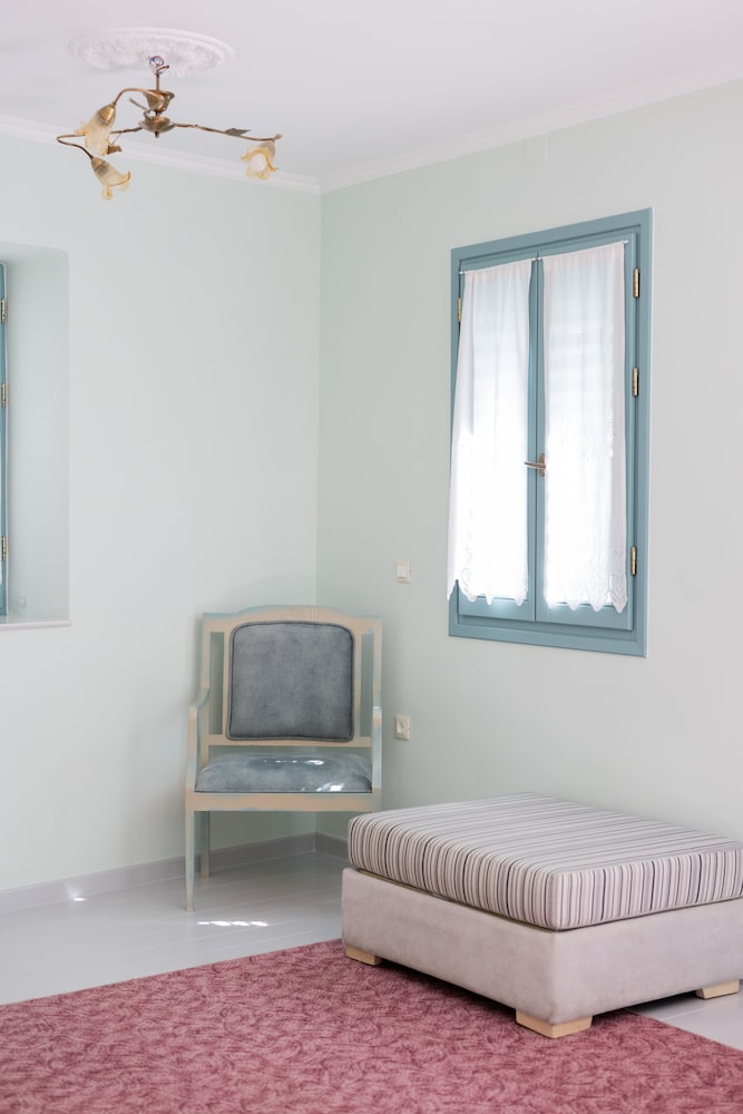 999 Luxury Hotel 34/53