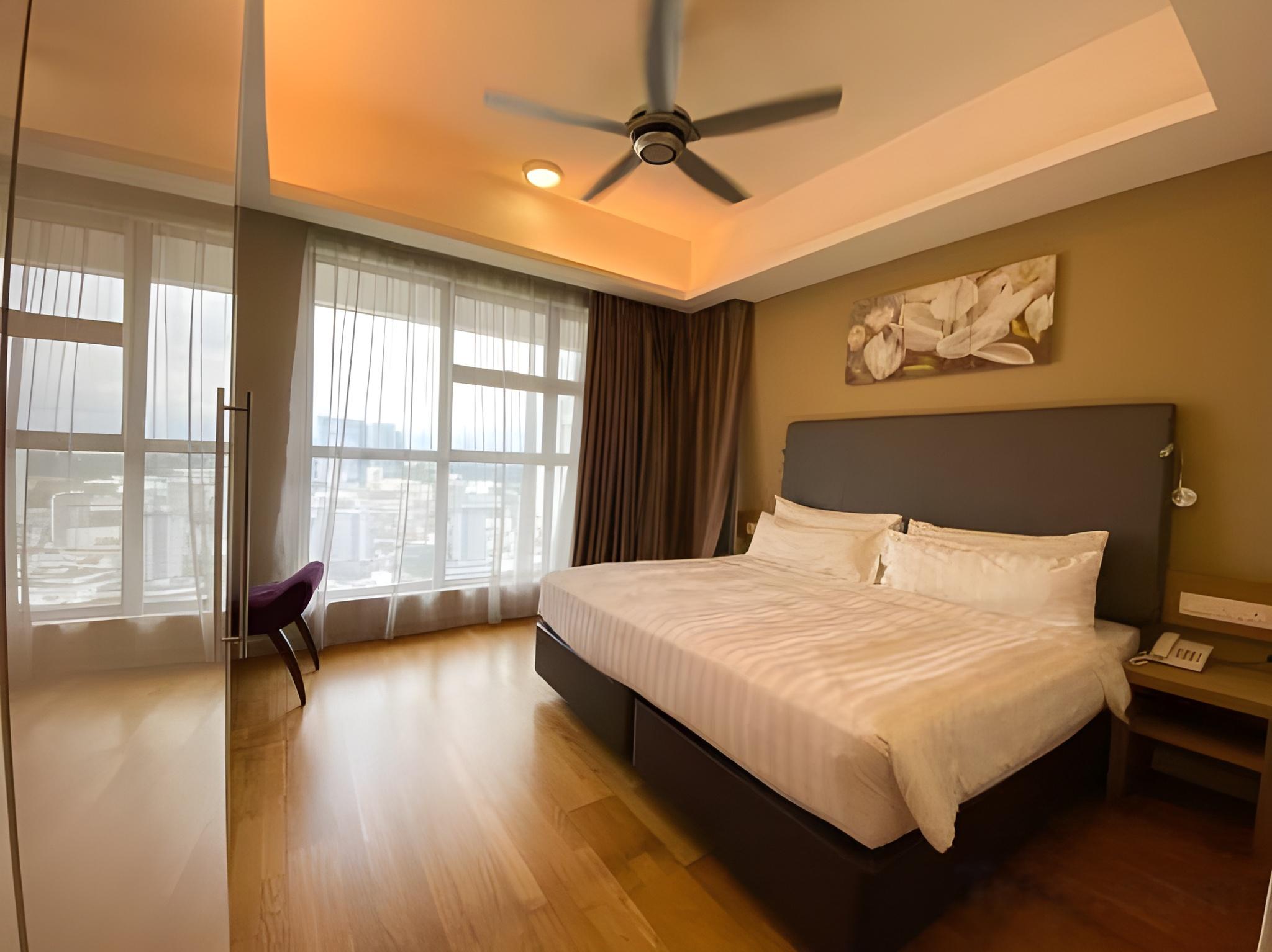 2 Bedrooms, Suite, Twin Towers View