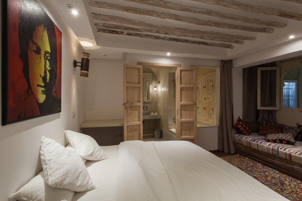 Bck Art Riad 12/43