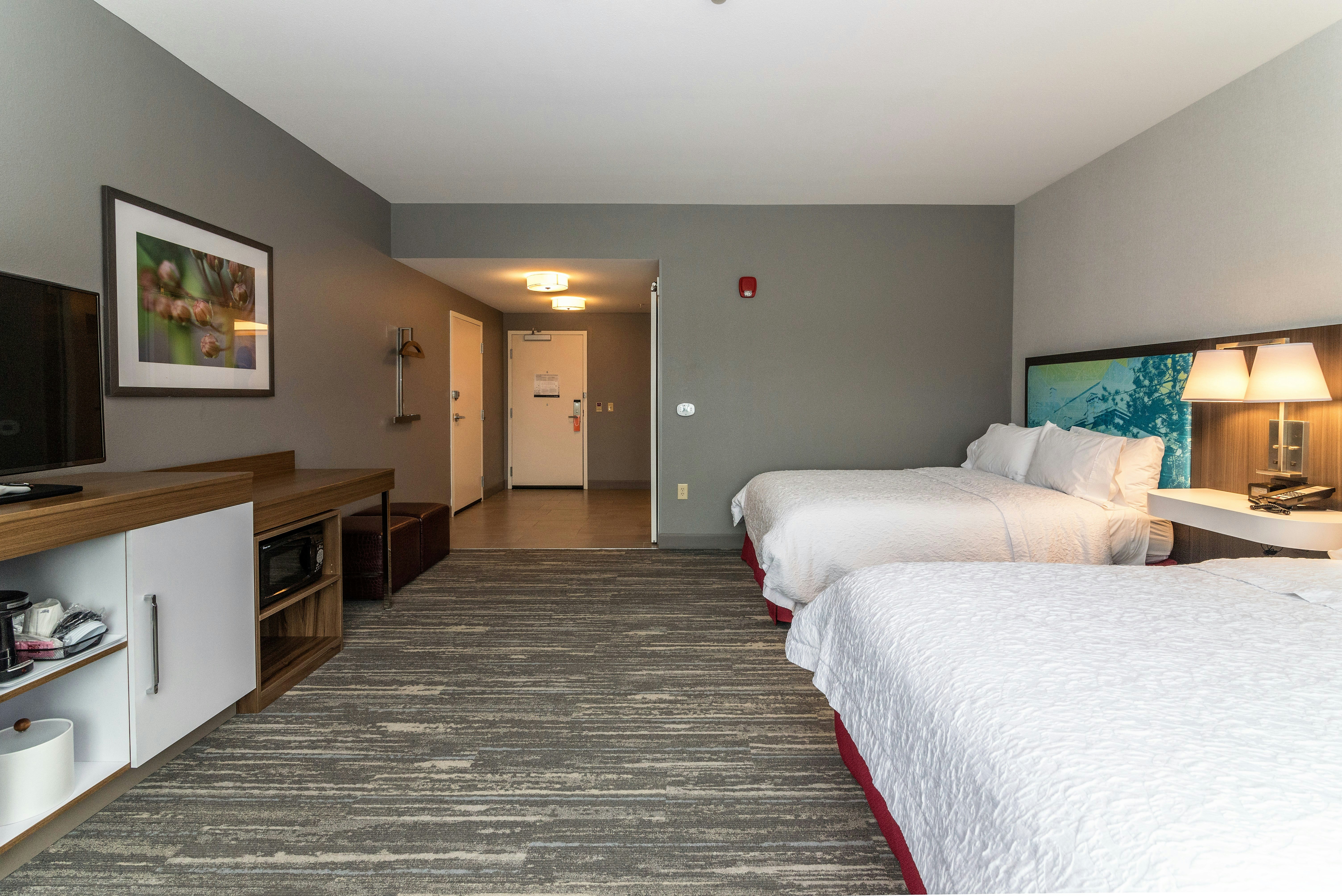 Hampton Inn Suites Allen Park 22/41