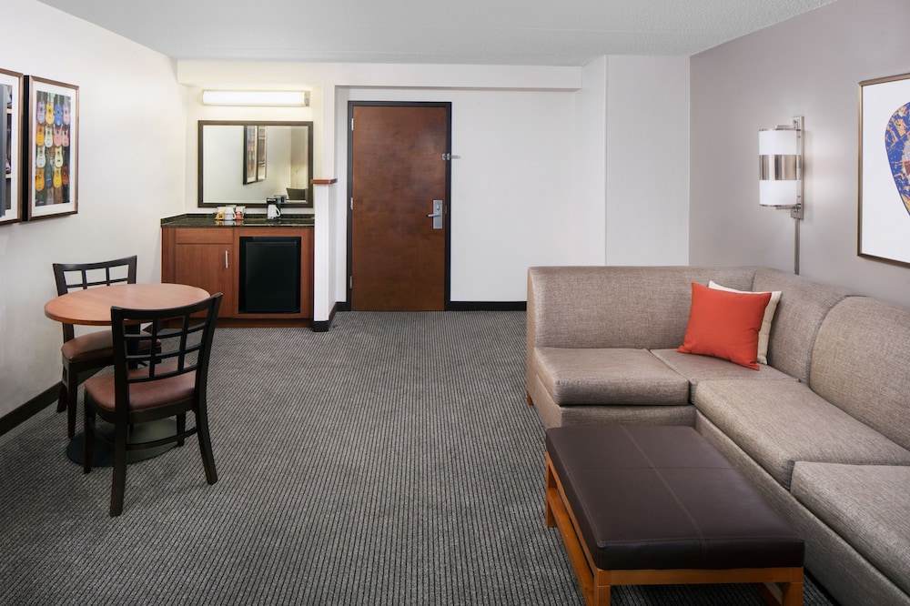 Hyatt Place Austin/Arboretum 41/69