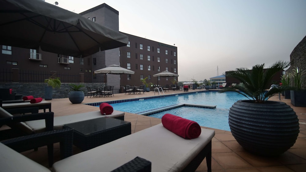 Oak Plaza Suites 5/66