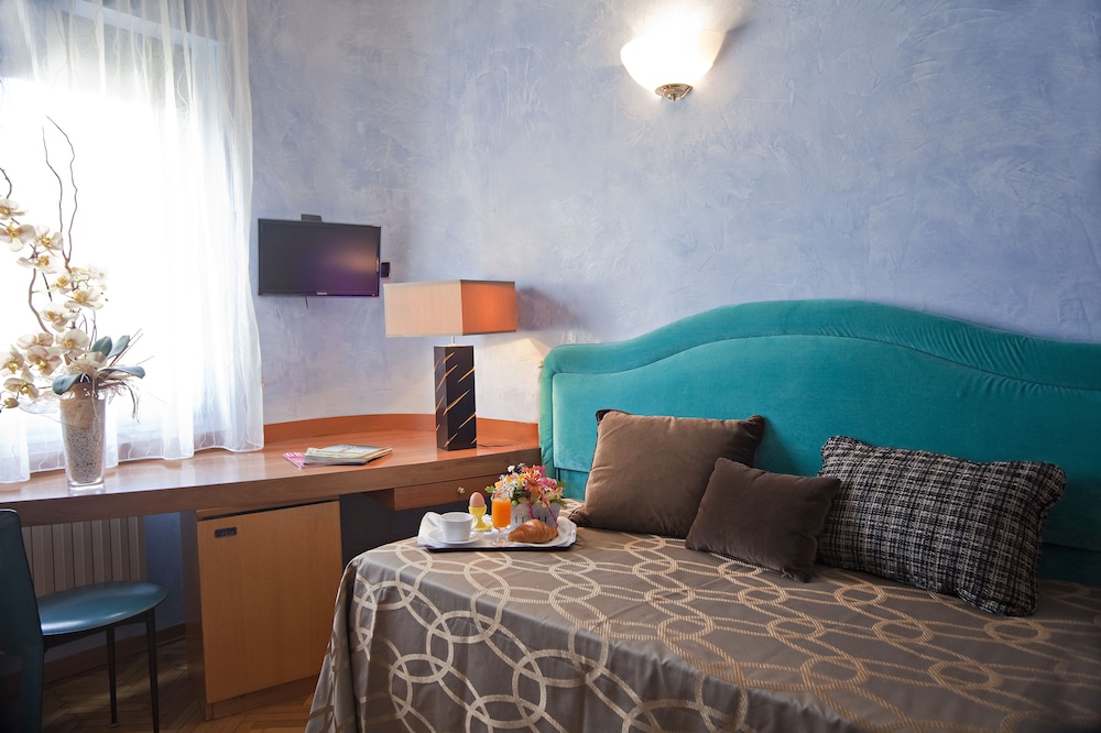 Hotel Europa SNC 45/56