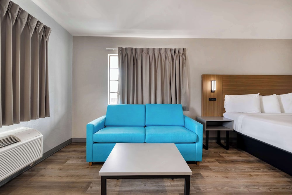 Motel6 Santa Ana, CA 34/53