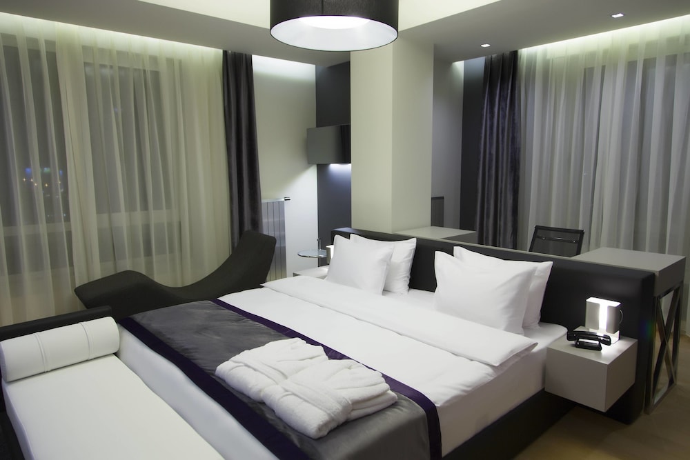 2 BEDROOMS, SUPERIOR, APARTMENT, CITY VIEW, KITCHEN