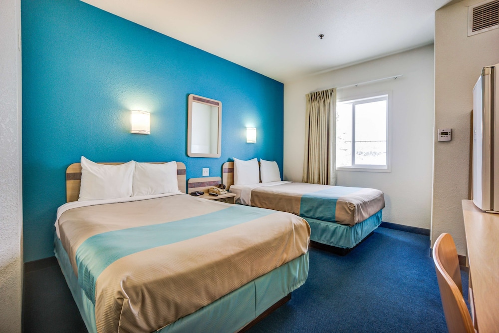 Motel6 Red Deer, AB 29/67