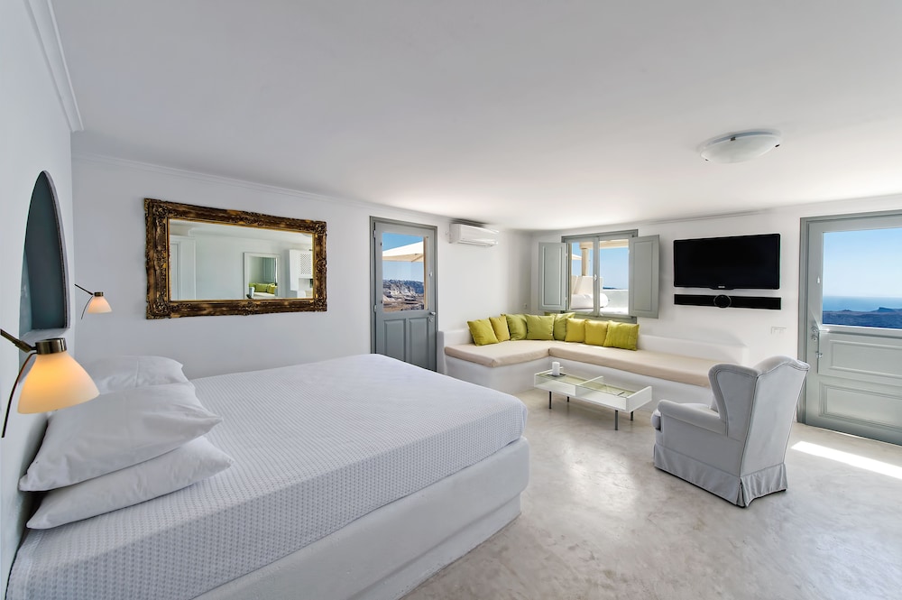 LAVA SUITES and LOUNGE 5/40