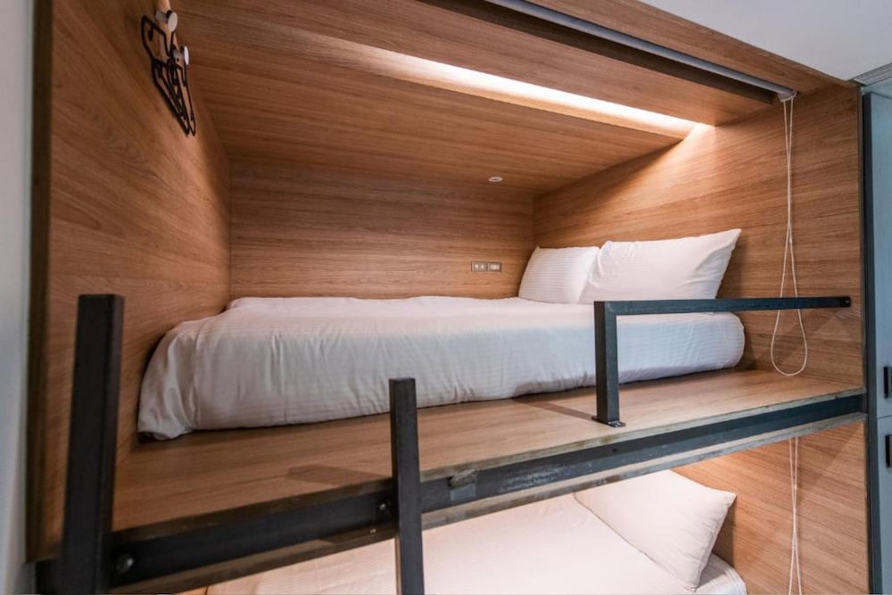 Bouti City Capsule Inn Hostel 8/20