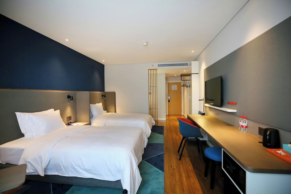Standard, Twin Beds, Extra Floor Space