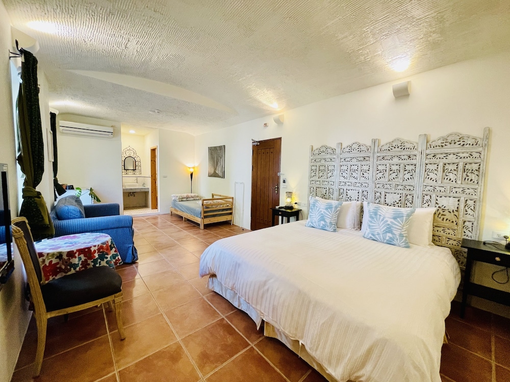 Spoondrift Hostal 11/49