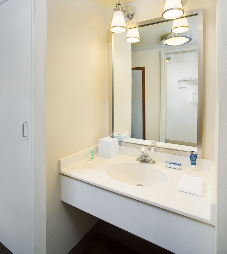 Four Points By Sheraton Philadelphia Airport 5/22